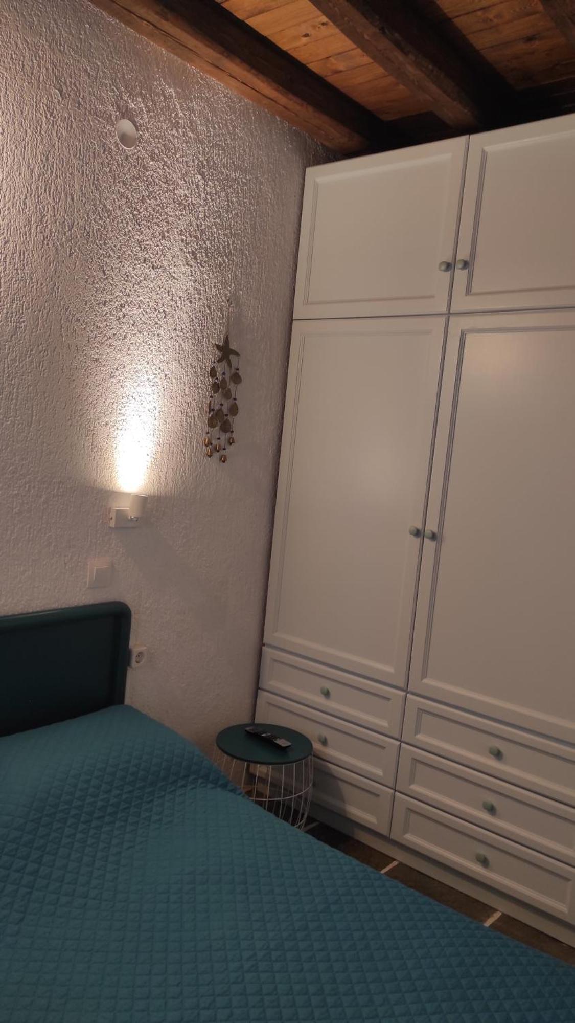 Chrysa'S Cottage House Каристос Экстерьер фото